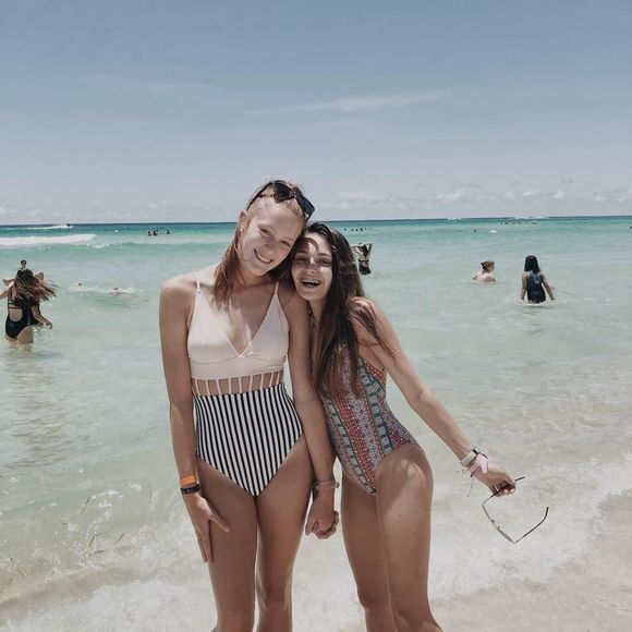 Meet your Posher, Lauren - Picture 1 of 1